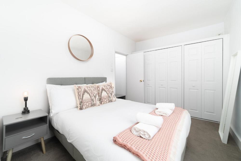 Elegant In Steps Away From River Thames Apartamento